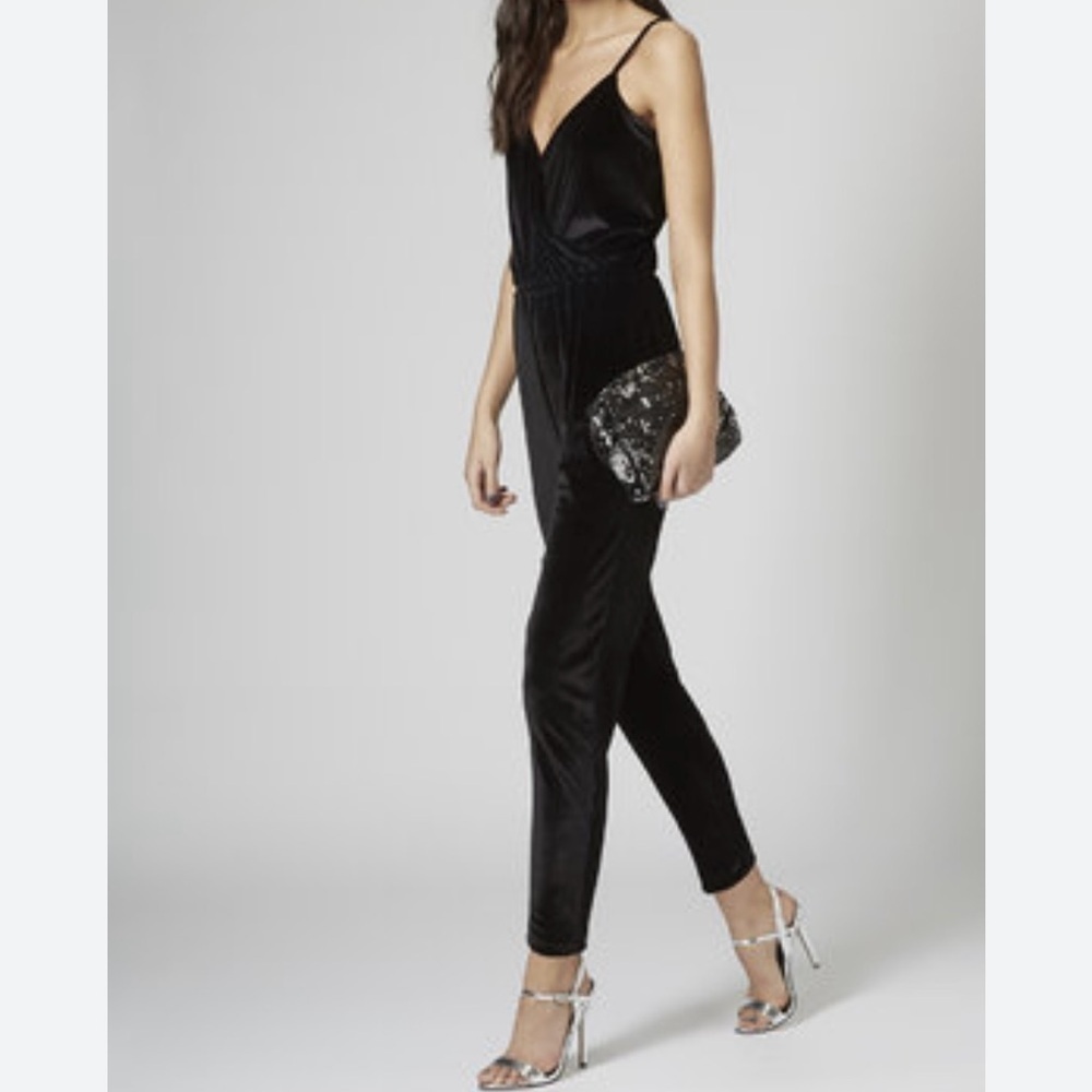TOPSHOP Black Velvet Jumpsuit sleeveless tapered leg playsuit romper Sz 4